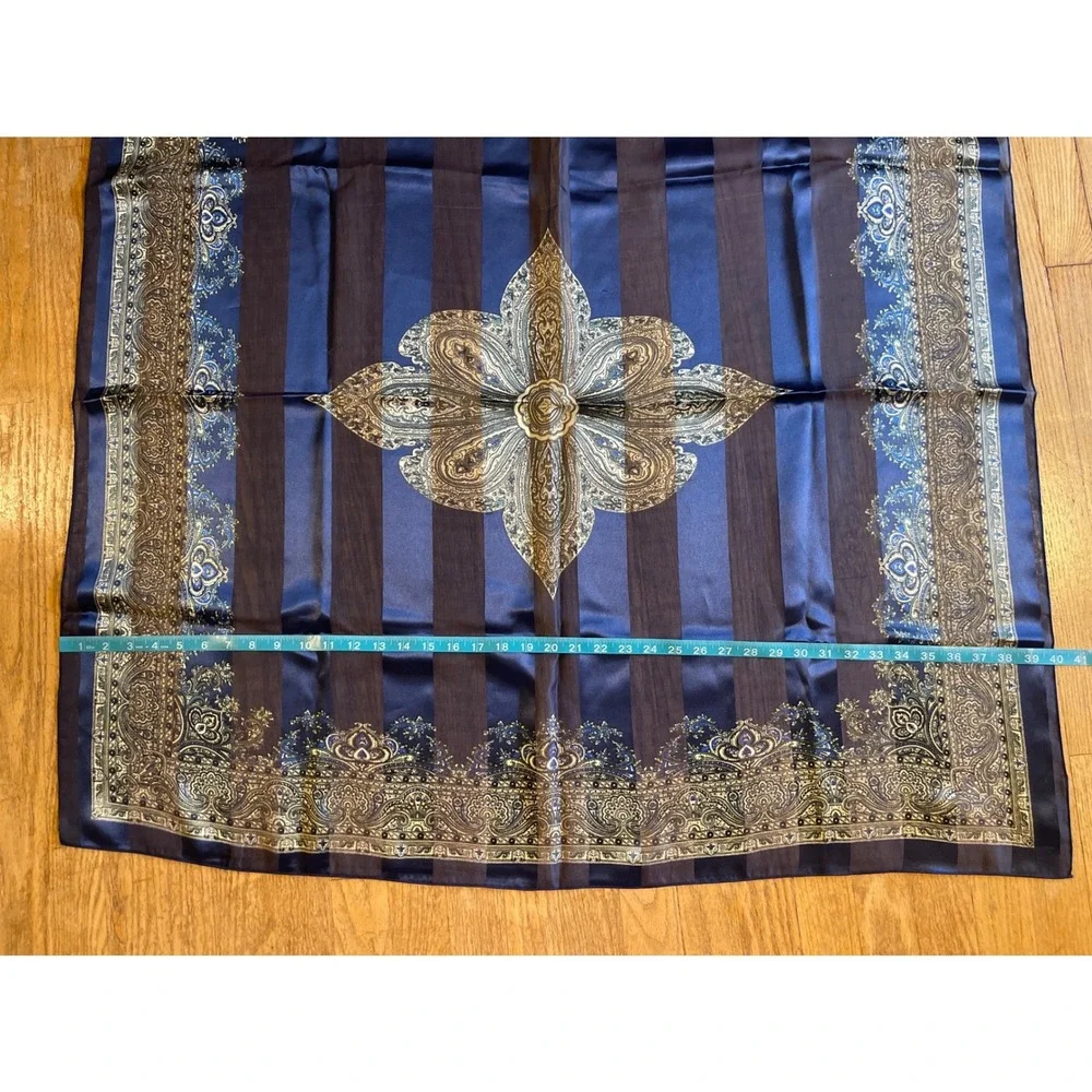 Elegant Royal Blue Silk Feel Striped‎ Paisley Square Scarf Gold Medallion 40x40
